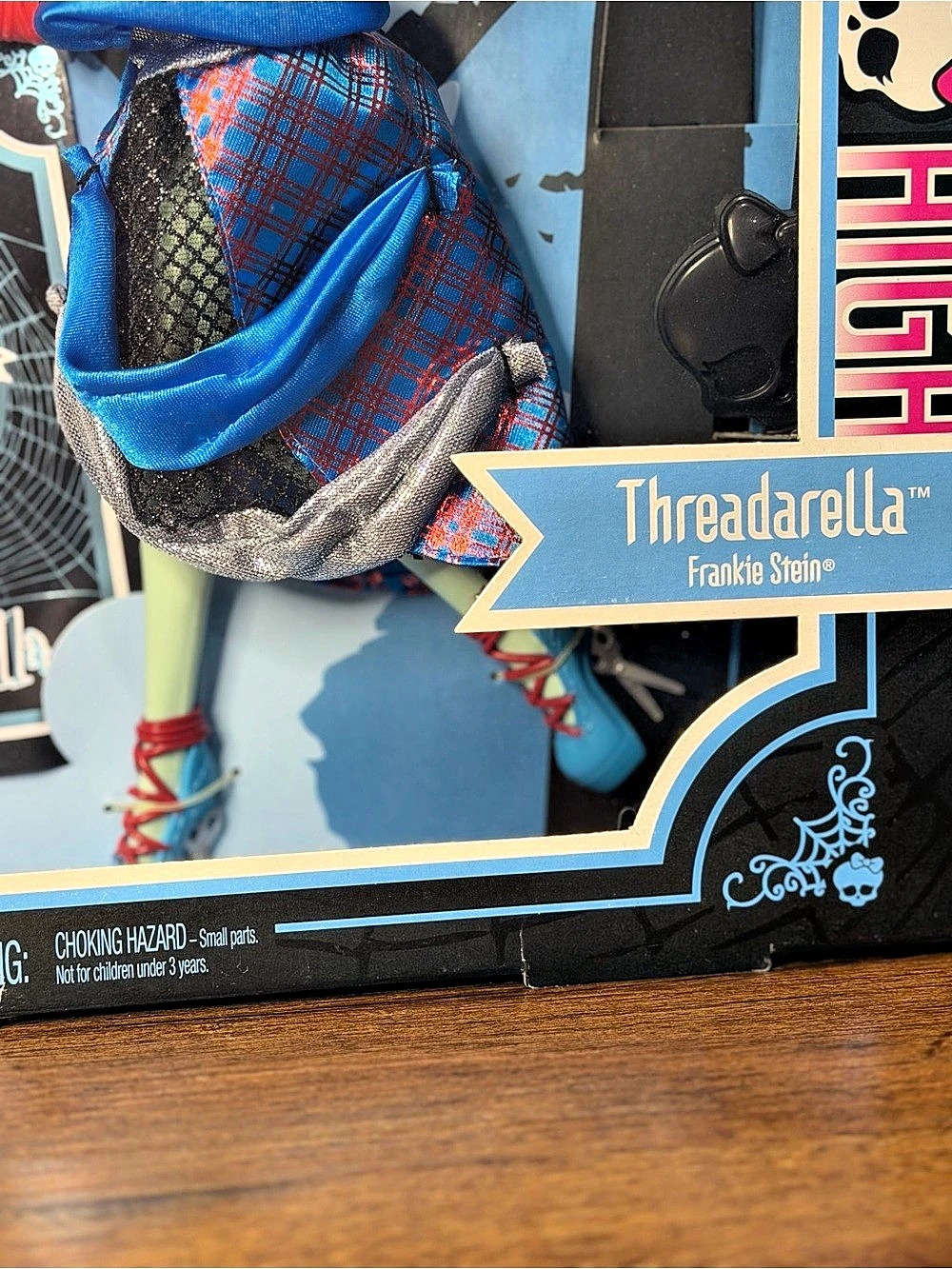 Monster High Threadarella - Picture 6 of 8